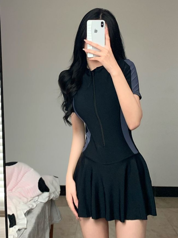2026 New Women's Modest One Pi - Swimwear 评论和价格
